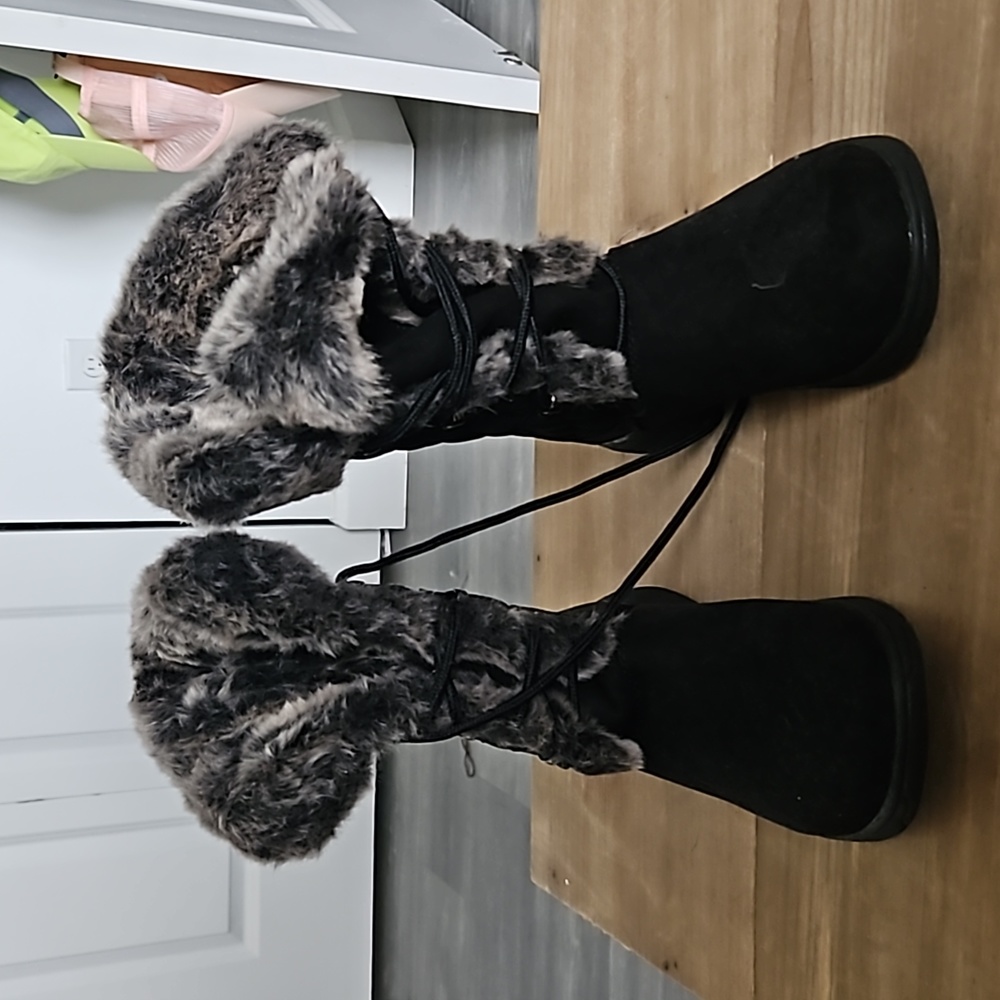 Liz Clairborne Winter Memory Foam  Boots